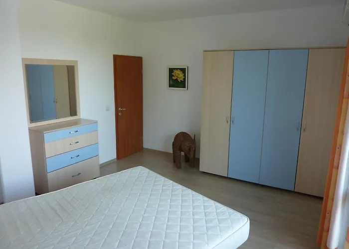 Апартамент Astarta Riviera Nature *